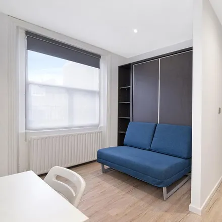 Rent this studio apartment on 11 Queensborough Terrace in London, W2 3SG