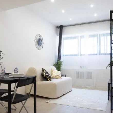 Rent this 1 bed apartment on Via Cesare Arici 34 in 20127 Milan MI, Italy