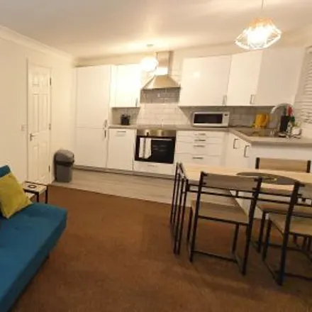 Image 2 - Sydney Road, Dock Road, Tilbury, RM18 7DG, United Kingdom - Apartment for rent