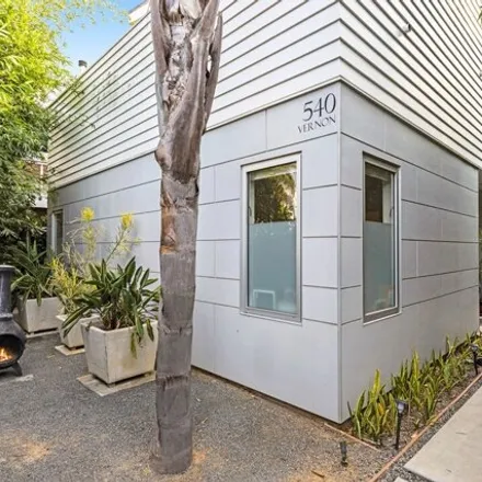 Image 4 - 535 Vernon Court, Los Angeles, CA 90291, USA - House for sale