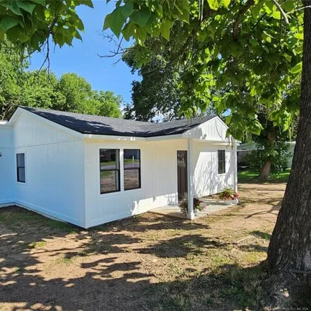 Buy this 3 bed house on 248 North McKinley Avenue in Calera, Bryan County