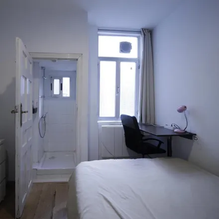 Rent this 5 bed room on Madrid in Las Muns, Plaza del Comandante Las Morenas