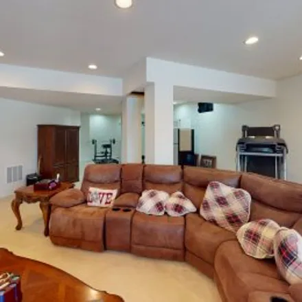 Buy this 4 bed apartment on 101 Station Ter West