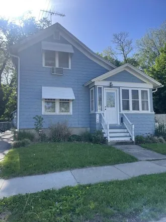 Buy this 2 bed house on 1182 South Park Street in Kalamazoo, MI 49001