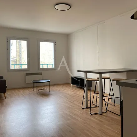 Image 2 - 33 Rue des Lices, 49051 Angers, France - Apartment for rent
