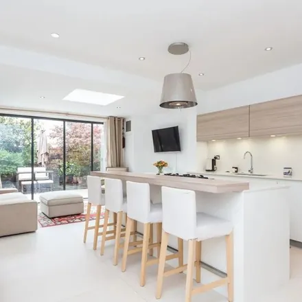 Image 2 - Kingwood Road, London, SW6 6SW, United Kingdom - Apartment for rent