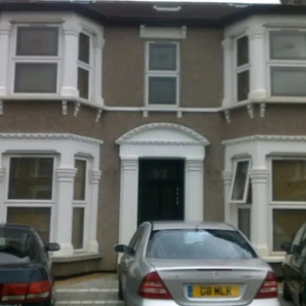 Image 5 - Seven Kings, Cameron Road, London, IG3 8LG, United Kingdom - Apartment for rent