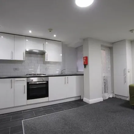 Image 3 - Yummy Yummy, Lower Cathedral Road, Cardiff, CF11 6LU, United Kingdom - Townhouse for rent