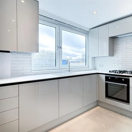 Image 4 - Lords View (2-83), Oak Tree Road, London, NW8 7HG, United Kingdom - Apartment for rent
