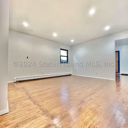 Image 3 - 31 Denton Place, New York, NY 10314, USA - Apartment for rent