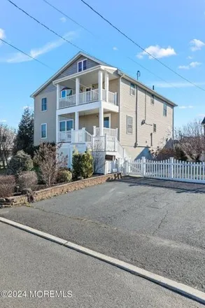 Image 4 - 78 State Street, Union Beach, Monmouth County, NJ 07735, USA - House for sale