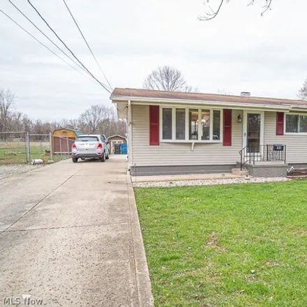 Buy this 3 bed house on 265 East Hamilton Street in Wellington, Lorain County