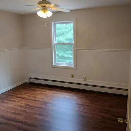 Image 2 - 102 Hill Street, Leominster, MA 01453, USA - Apartment for rent