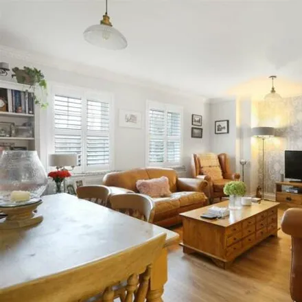 Image 2 - 5 Memory Cottages, Reigate Road, Burgh Heath, KT20 5NT, United Kingdom - Apartment for sale