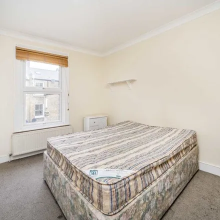 Image 2 - Tremadoc Road, London, SW4 7NF, United Kingdom - Apartment for rent