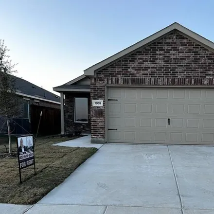 Rent this 3 bed house on Willard Heating and Air Conditioning in 207 East US Highway 80, Forney