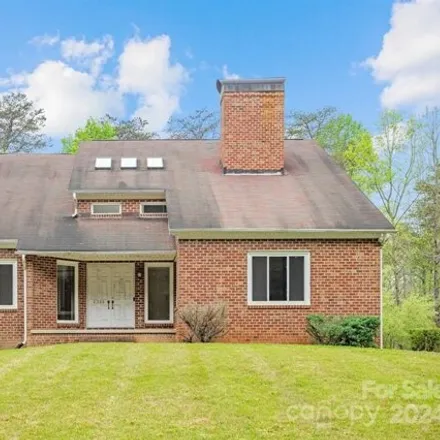 Buy this 3 bed house on 2580 Treetop Lane Northeast in Cityview, Winston-Salem