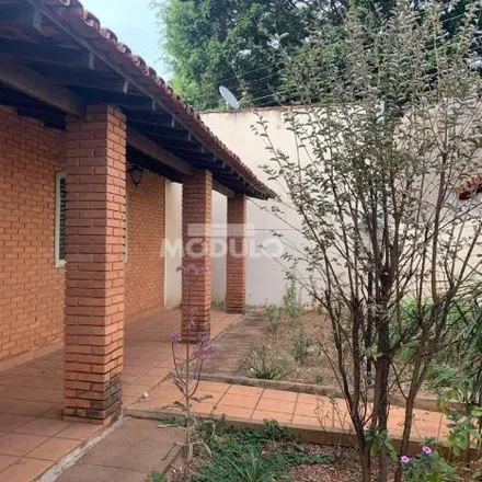 Rent this 5 bed house on Avenida Segismundo Pereira 1115 in Segismundo Pereira, Uberlândia - MG