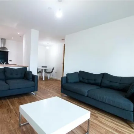 Rent this 3 bed apartment on Michigan Point Tower A in 9 Michigan Avenue, Salford
