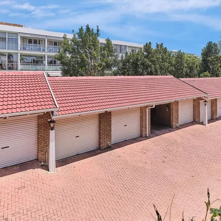 Rent this 2 bed apartment on 6th Road in Hyde Park, Rosebank