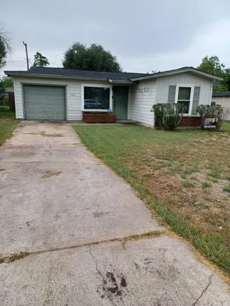 Buy this 3 bed house on 1501 East Corpus Christi Street in Beeville, TX 78102