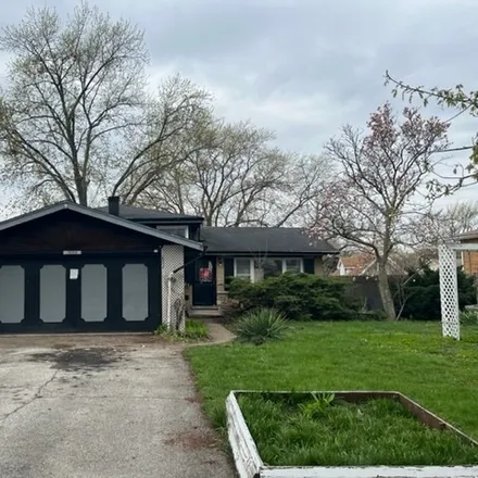 Buy this 3 bed house on 10320 81st Avenue in Palos Hills, IL 60465