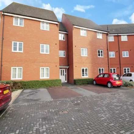 Rent this 2 bed apartment on 23 Robins Corner in Evesham, WR11 4RJ