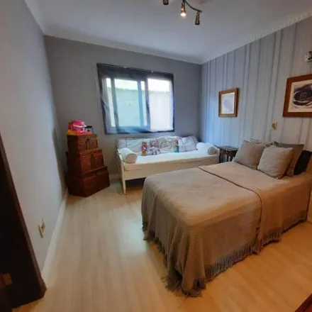 Rent this 3 bed house on Alameda dos Jatais in Quintas do Ingaí, Santana de Parnaíba - SP