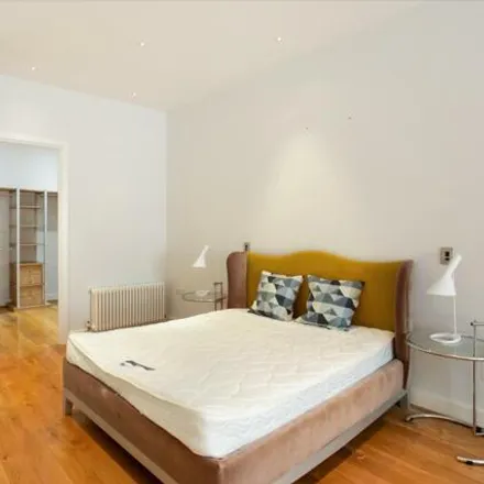 Image 4 - CATS College London, 43-45 Bloomsbury Way, London, WC1A 2RA, United Kingdom - Apartment for sale