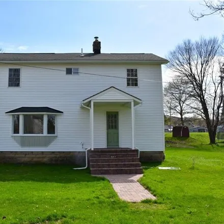 Buy this 3 bed house on 409 Mc Gill Street in Saegertown, Crawford County