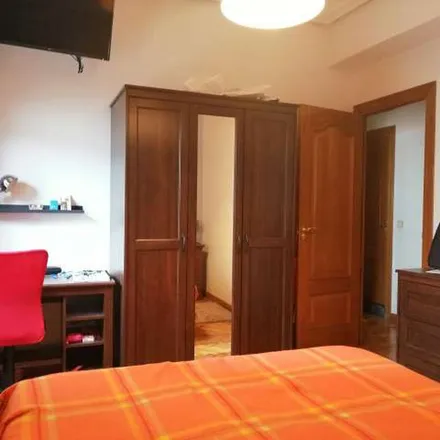 Rent this 3 bed apartment on Calle la Lila in 19, 33001 Oviedo