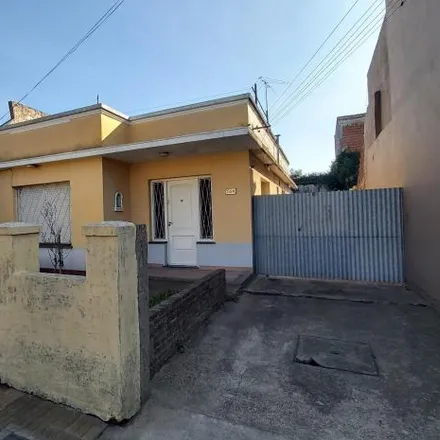 Buy this 2 bed house on Ascasubi in Quilmes Este, 1882 Quilmes