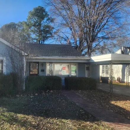Image 2 - 314 Hayes Street, Clarksville, AR 72830, USA - House for sale