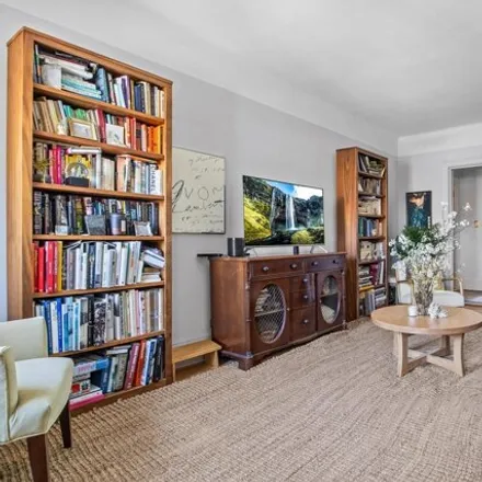 Image 2 - 521 West 238th Street, New York, NY 10463, USA - Apartment for sale