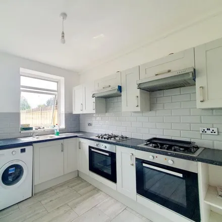 Rent this 1 bed room on Green Road in London, N14 4AR