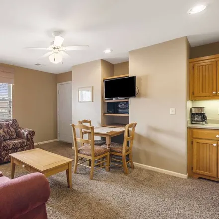 Rent this 2 bed condo on Reeds Spring