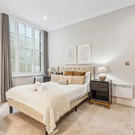 Rent this 3 bed apartment on Montagu Mansions in 2-4 Montagu Mansions, London