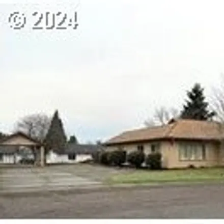 Image 2 - West Maple Street, Lebanon, OR 97355, USA - House for sale