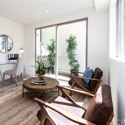 Image 4 - 4735 Elmwood Avenue, Los Angeles, CA 90004, USA - Townhouse for rent