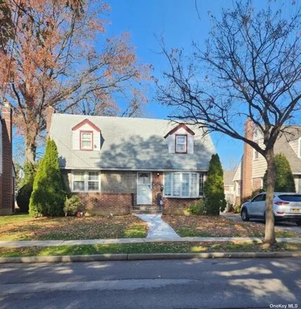 Rent this 4 bed house on 396 Garfield Avenue in Village of Mineola, North Hempstead