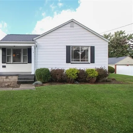 Buy this 2 bed house on 318 Hillcrest Avenue Southeast in Hubbard, Trumbull County