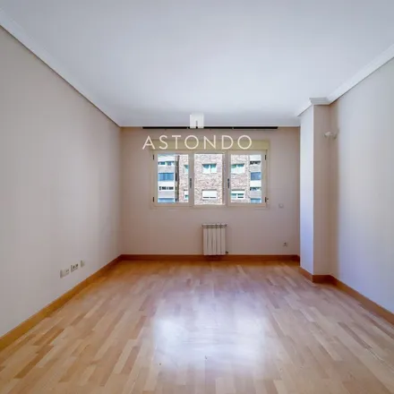 Image 6 - Calle de Antonio de Cabezón, 28034 Madrid, Spain - Apartment for rent
