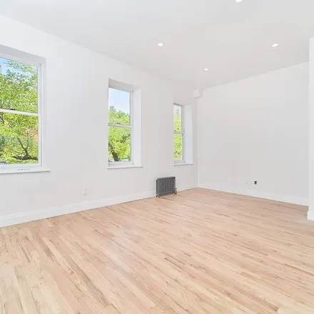 Rent this 4 bed apartment on 473 6th Avenue in New York, NY 10011
