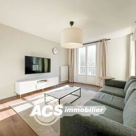 Rent this 3 bed apartment on Rue Émile Zola in 13220 Châteauneuf-les-Martigues, France