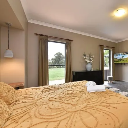 Rent this 6 bed house on Lovedale NSW 2325