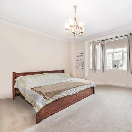 Image 2 - College Crescent, London, NW3 5LL, United Kingdom - Apartment for rent