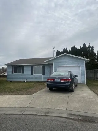 Buy this 3 bed house on 859 Ismo Loop in Sunnyside, WA 98944