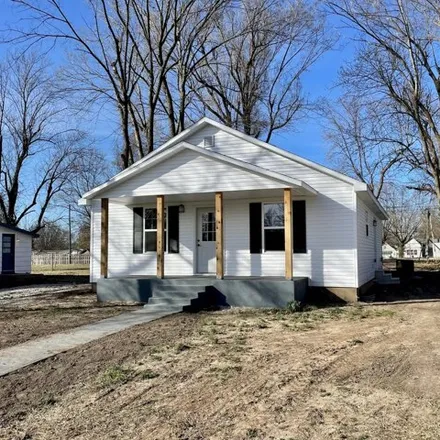 Buy this 2 bed house on 123 West Myrtle Street in Aurora, MO 65605