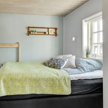Rent this 1 bed house on Mesinge Kirke in Midskovvej, 5370 Mesinge