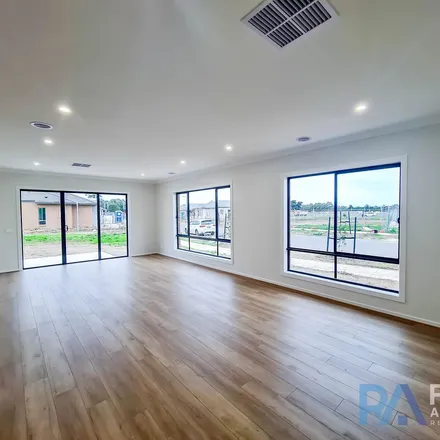 Rent this 4 bed apartment on Parkrise Boulevard in Clyde North VIC 3978, Australia